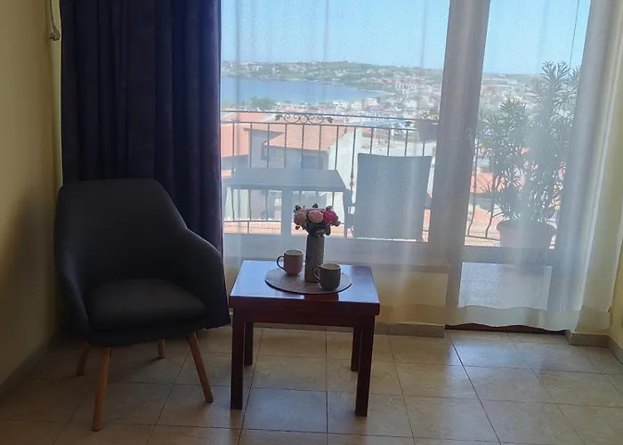 Πανσιόν Moreno Σωζόπολη