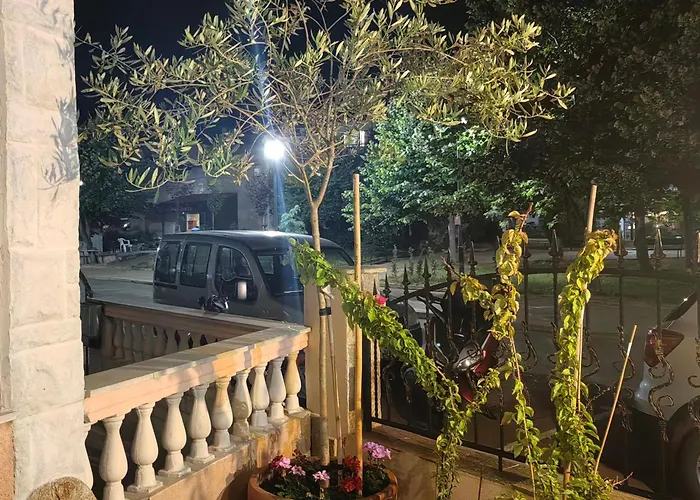 Πανσιόν Moreno Σωζόπολη